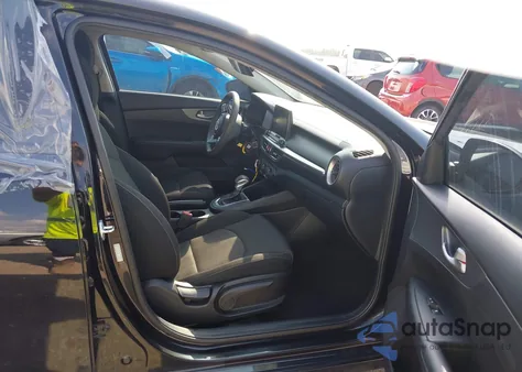 2021 Kia Forte Lxs из США, поврежденный, VIN 3KPF24AD7ME349666